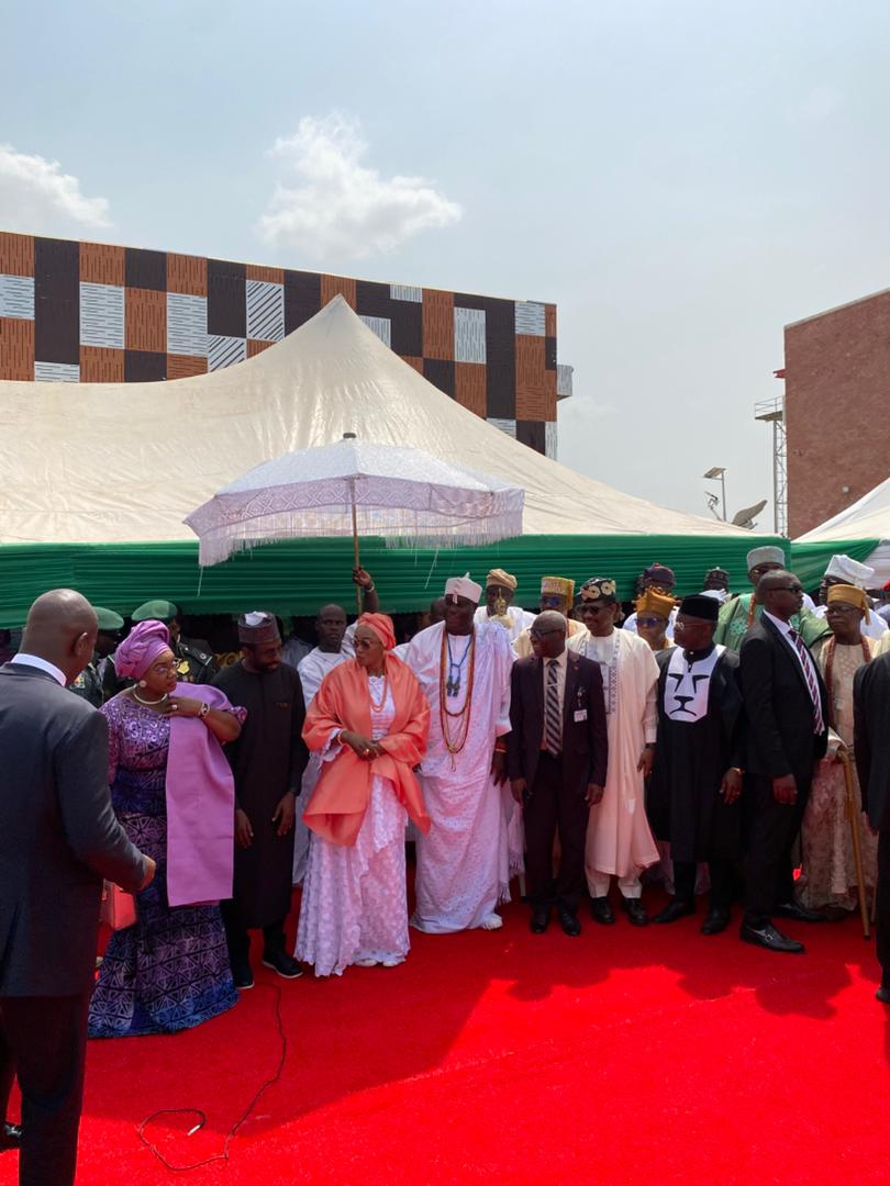 Unveiling the commemorative plaque at the Dream Centre.