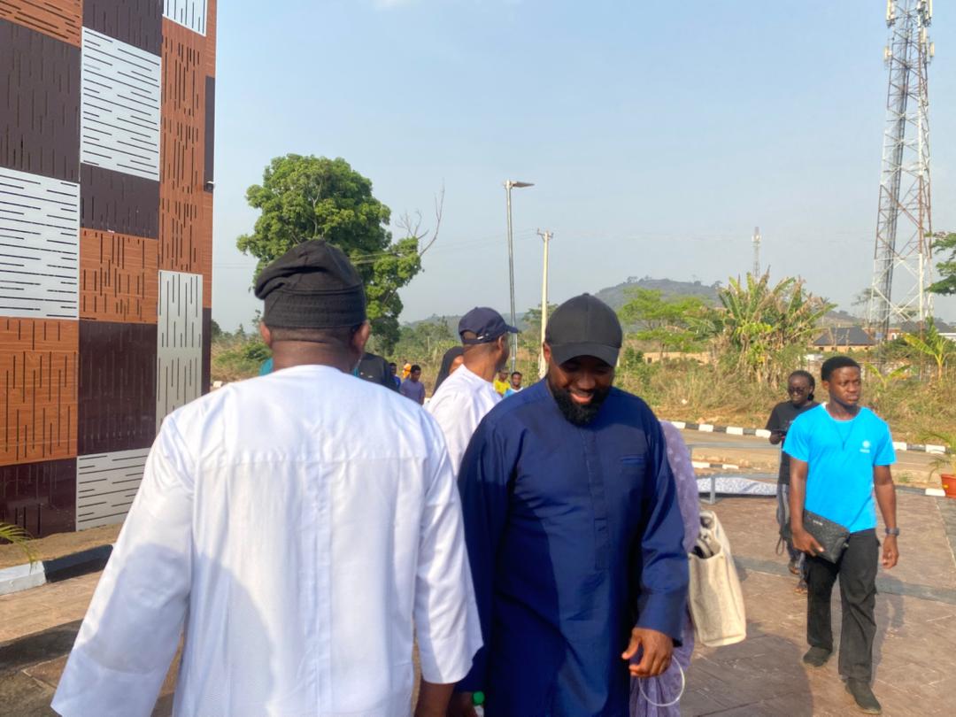 Walkway to the centre.